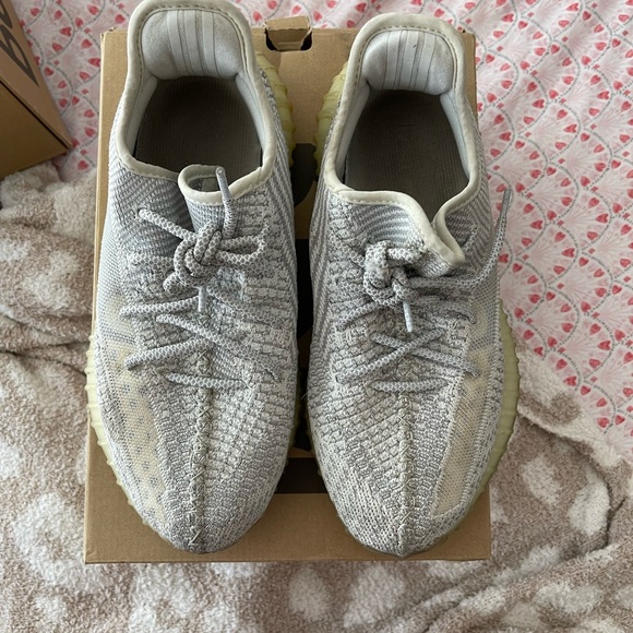 Yeezy Boost 350 - Picture 4 of 5